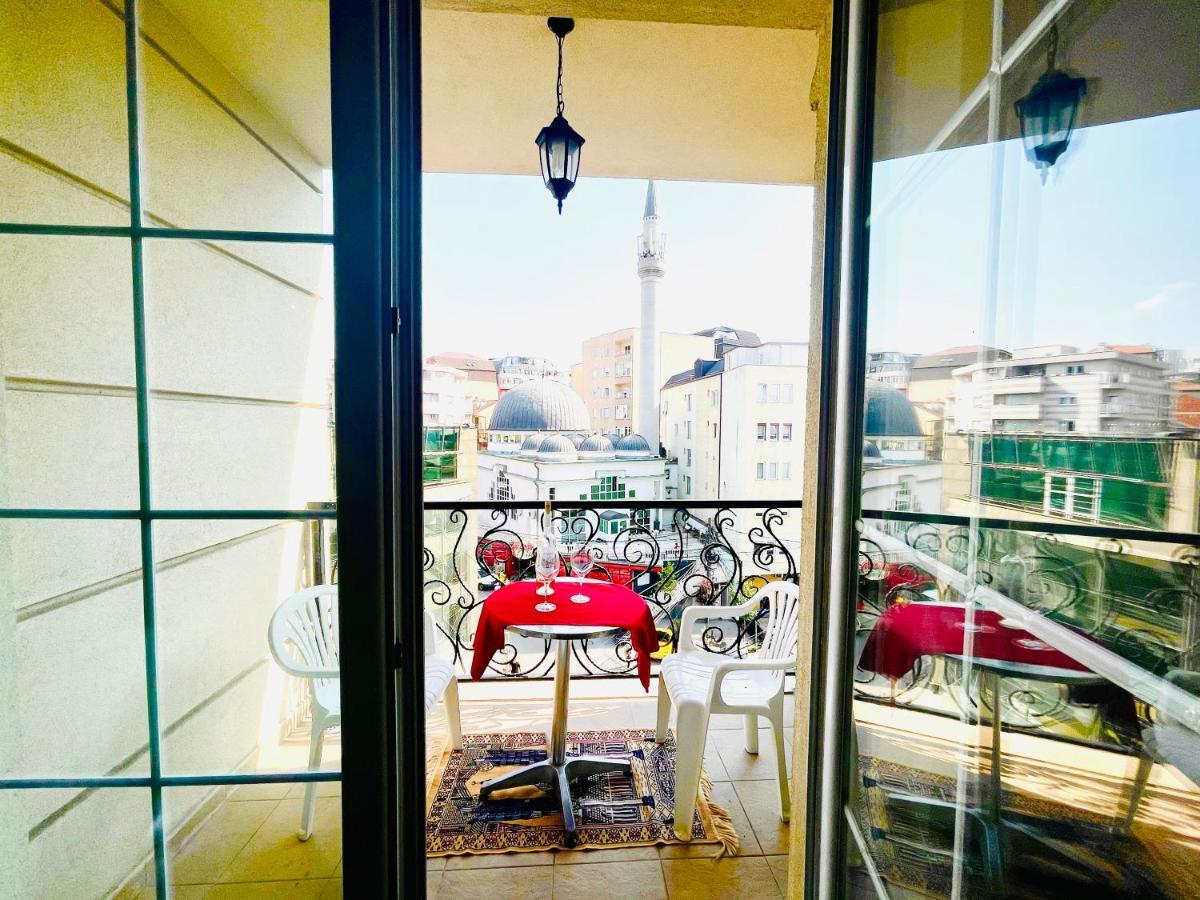 4 Llullat - City Center Apartment Pristina Kültér fotó