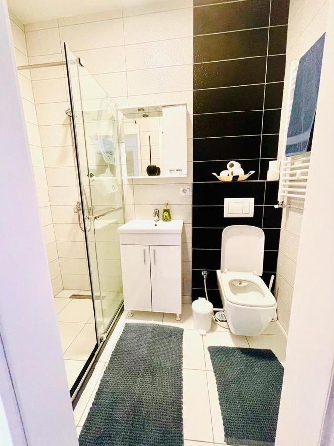 4 Llullat - City Center Apartment Pristina Kültér fotó